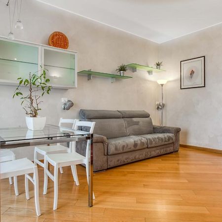 Joivy Vibrant Flat With Balcony Apartment Milan Exterior photo